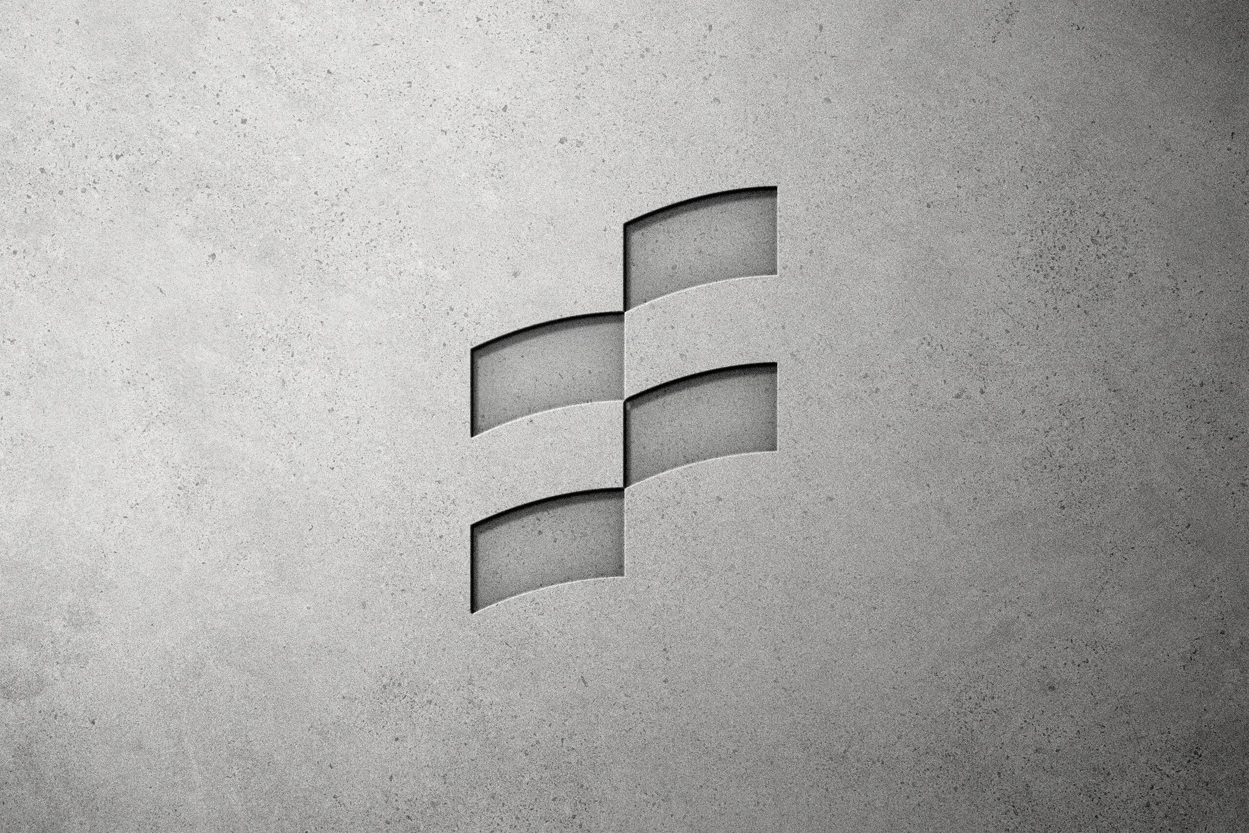 Solidi logo on a concrete wall